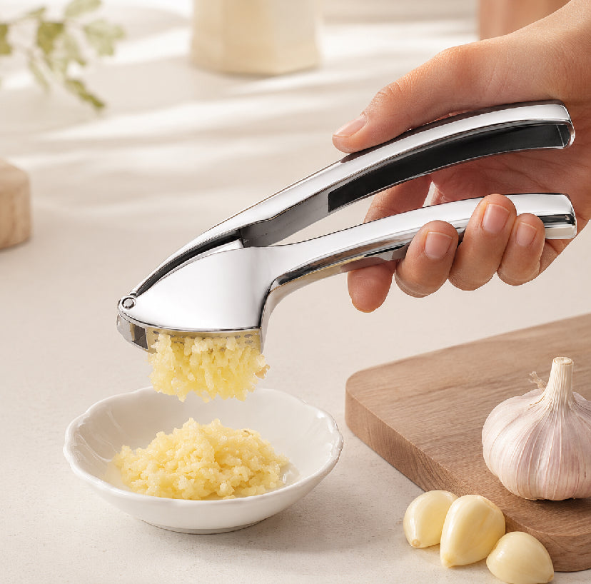ZWILLING Pro Garlic Press